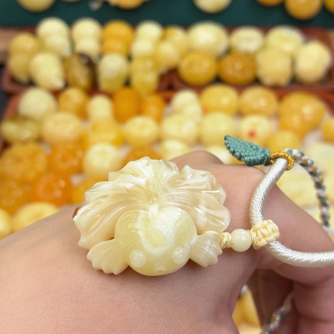 虫珀未镶嵌毛衣链蜜蜡