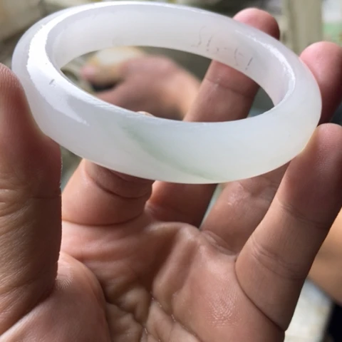 今***恋石英质玉（金丝玉）未镶嵌手镯加工定制