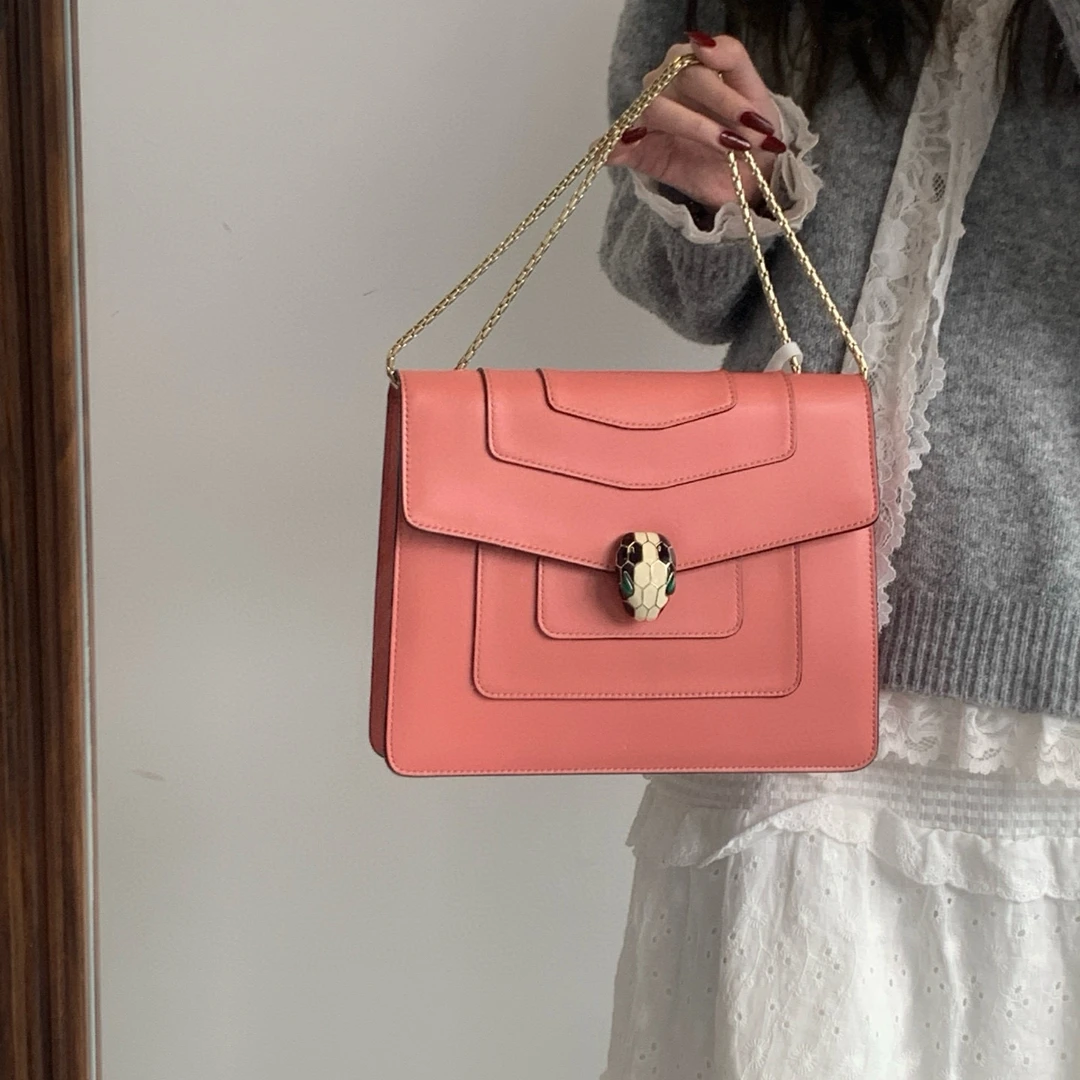 95新 BVLGARI/宝格丽 宝格丽 唇膏粉蛇头斜挎包