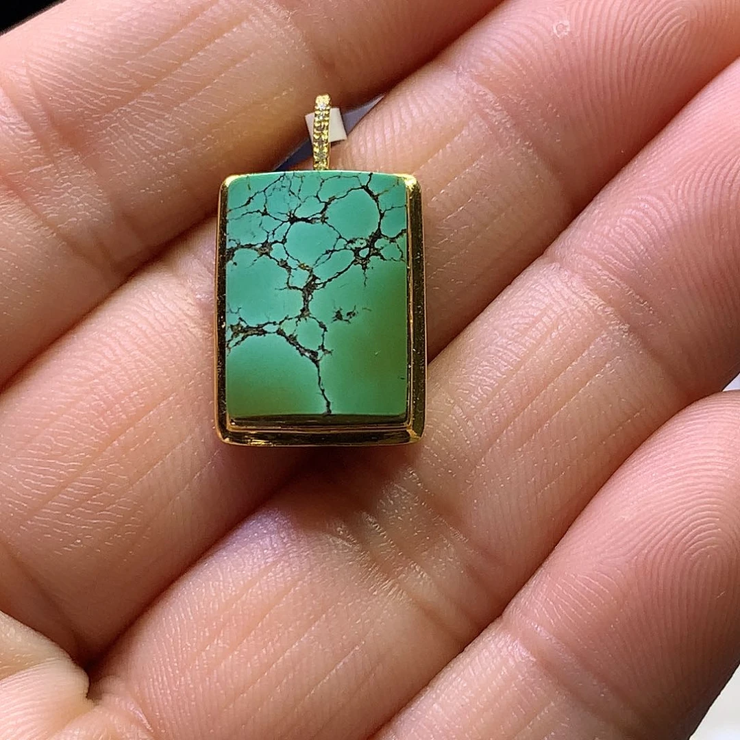 绿松石18K金镶嵌挂件