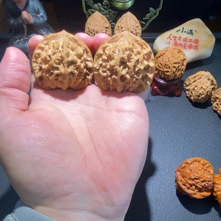 文玩核桃把件帝王龙鳞纹