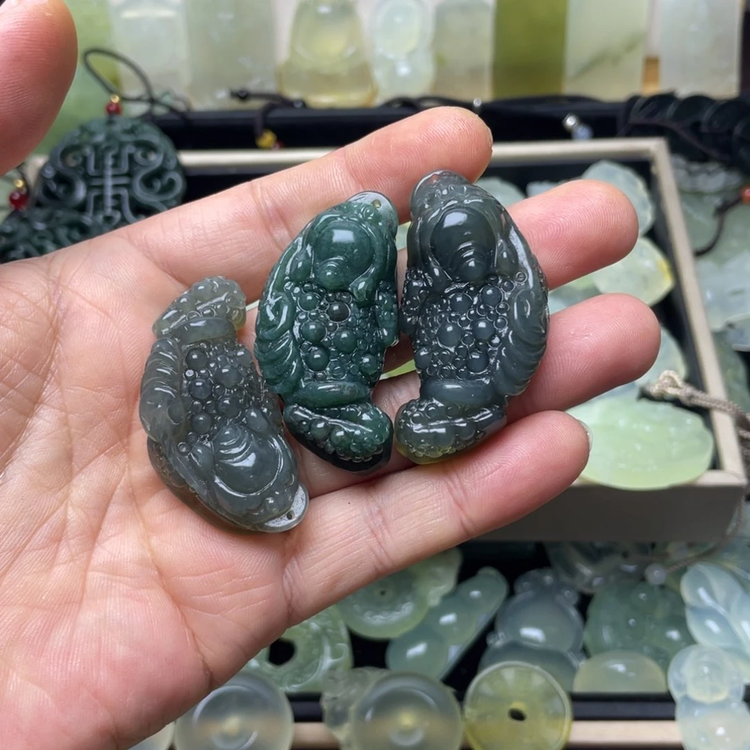 未镶嵌蛇纹石玉颈饰