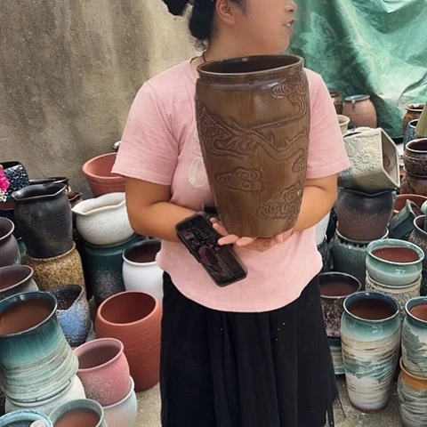 口19高31瑕疵一个盆子。