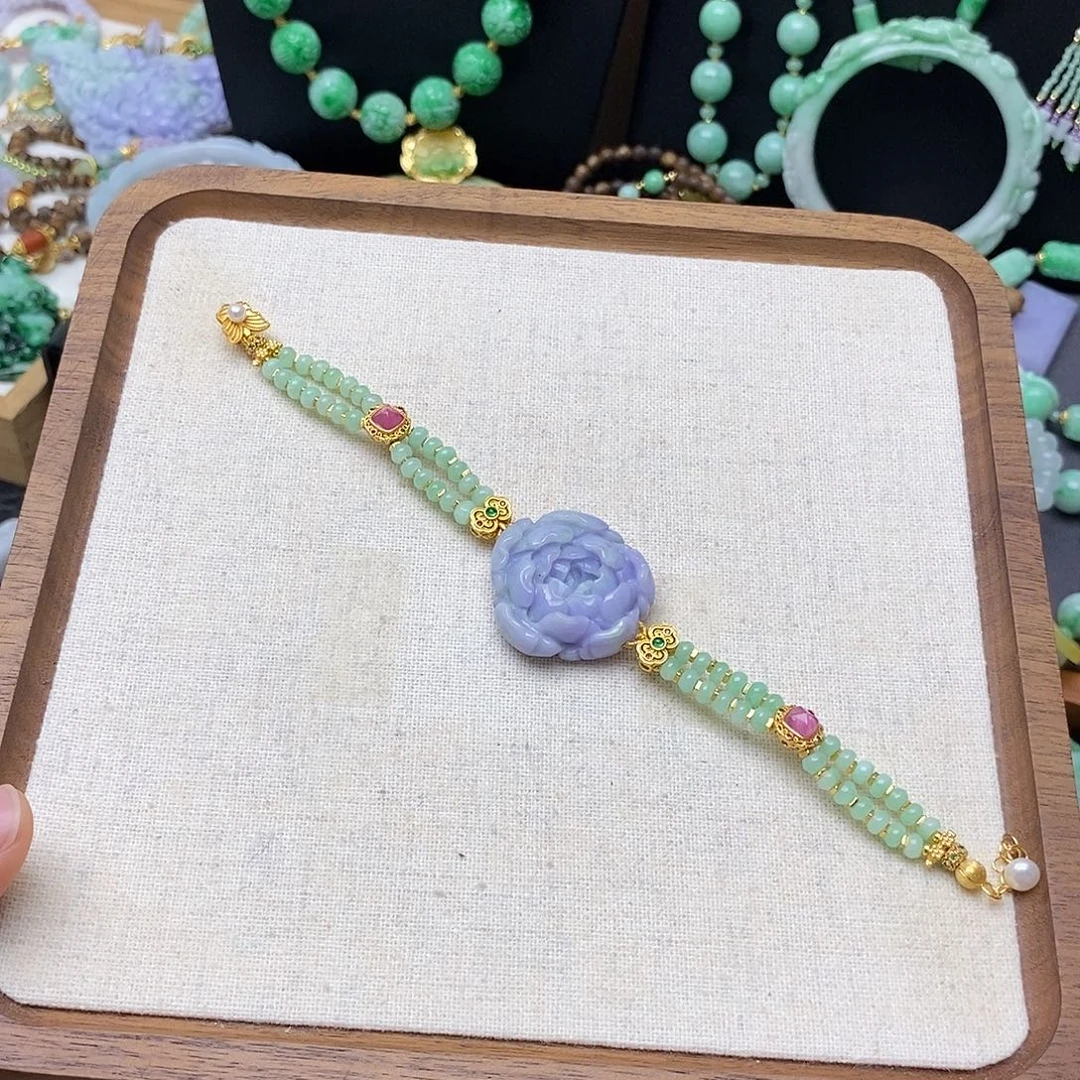 翡翠未镶嵌颈饰紫罗兰