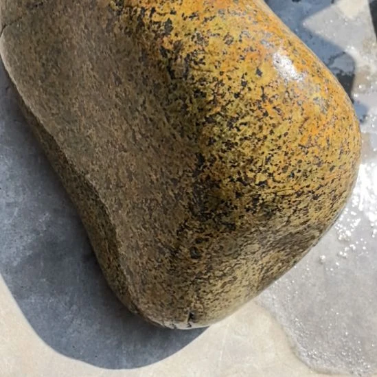 石材在****曾藏玉药王石原石摆件一个30斤