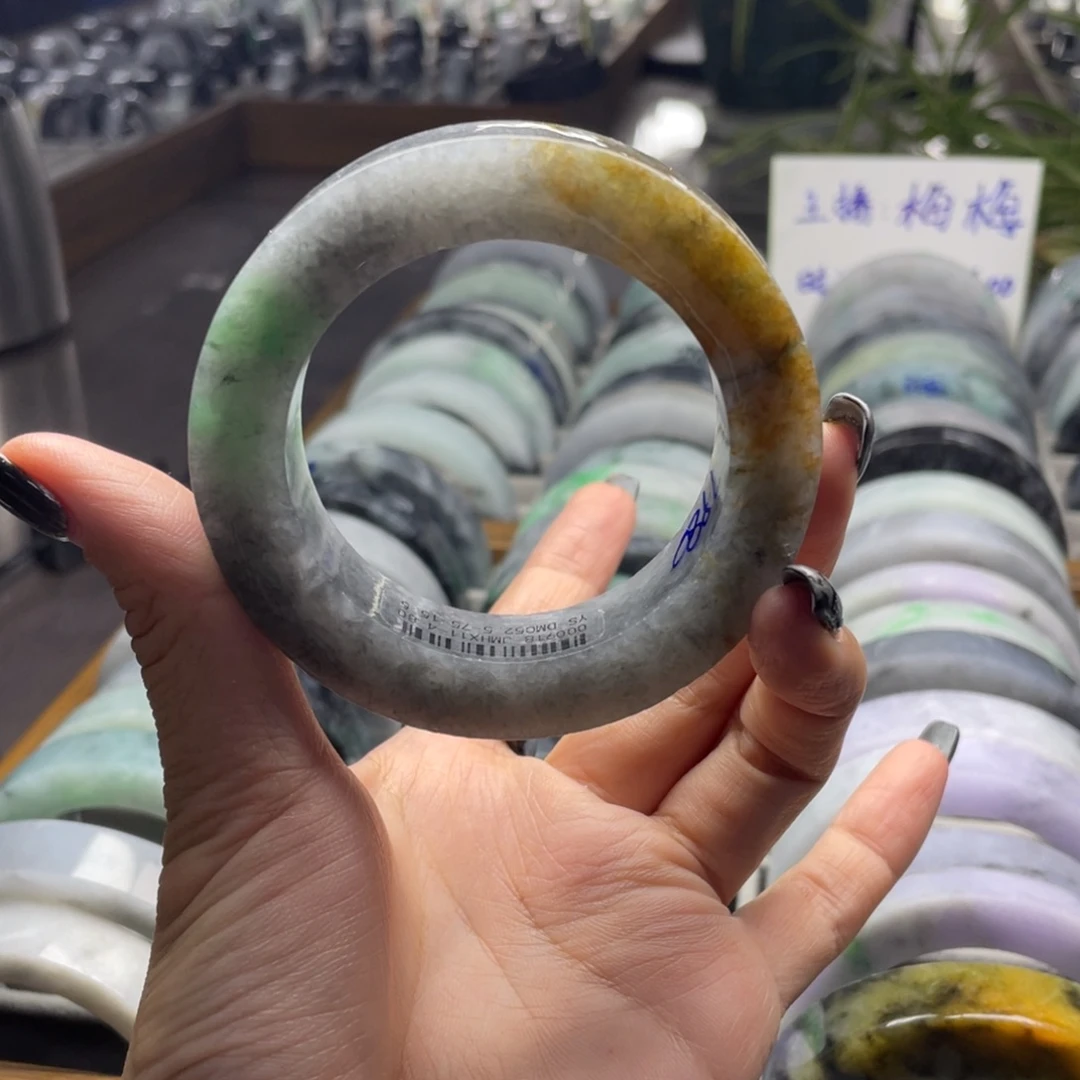 定制翡翠未镶嵌翡翠手镯
