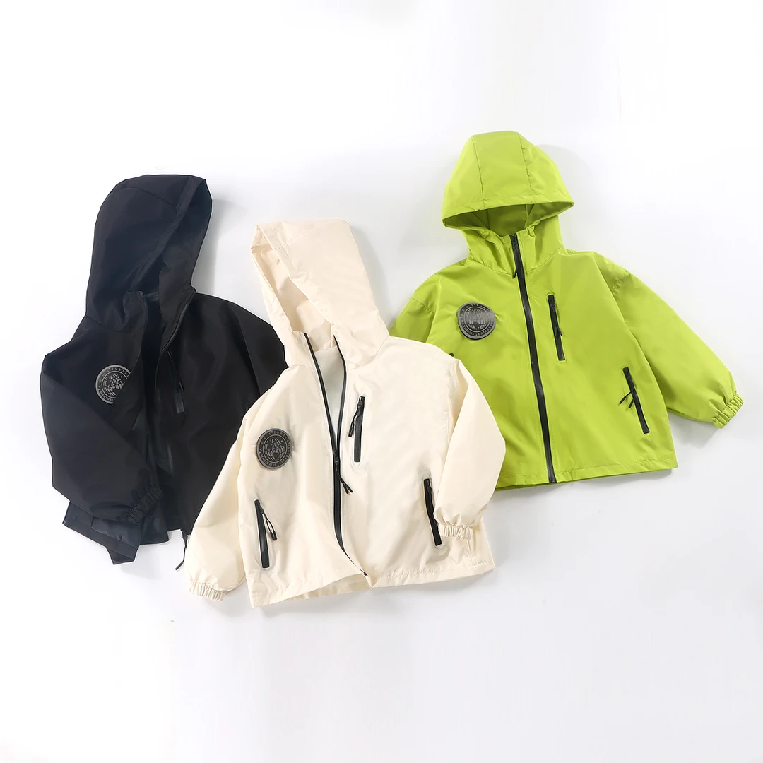新款儿童冲锋衣秋冬男女童防风连帽外套宝宝外出百搭拉链外套901