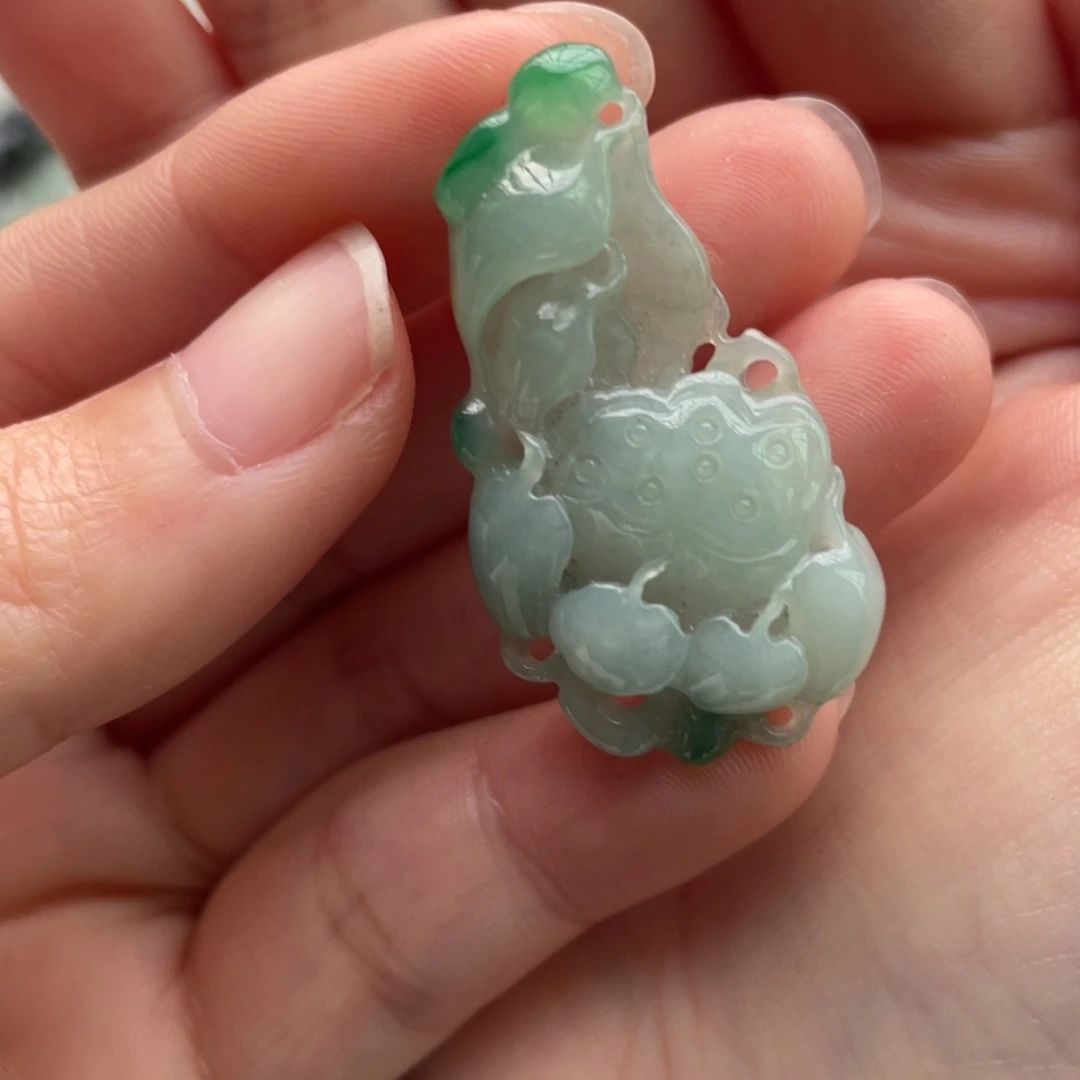 翡翠颈饰未镶嵌有**店莲花吊坠