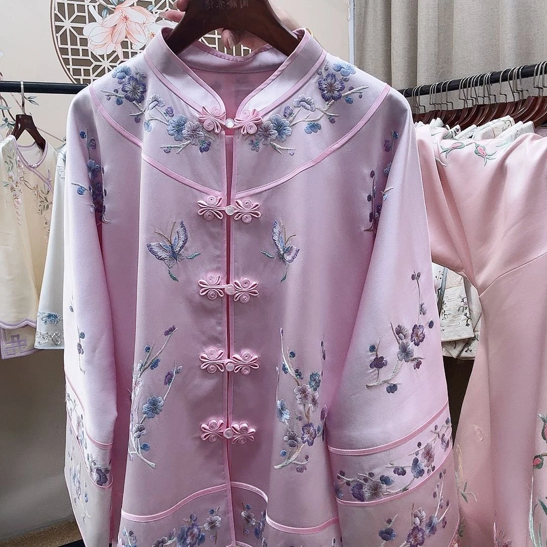 织绣真丝梅花立领