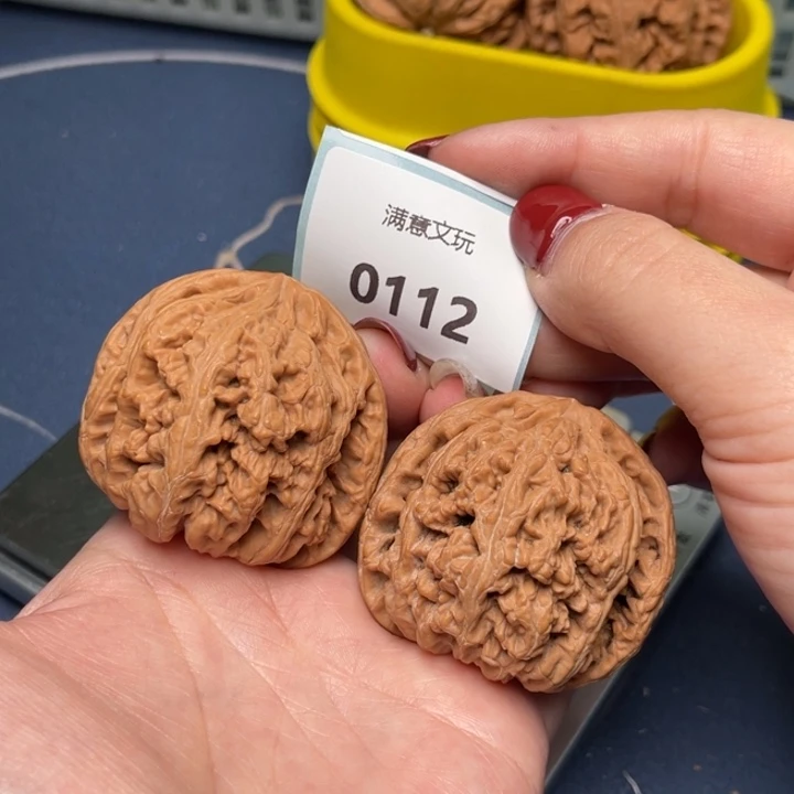 文玩核桃把件粗筋47