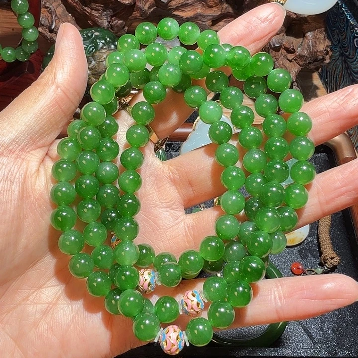 和田玉（碧玉）未镶嵌颈饰俄碧 阳绿