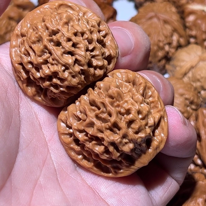 大***头吊坠文玩核桃狮子头核桃