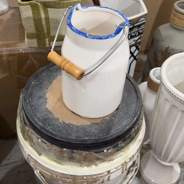 陶瓷花瓶微瑕捡漏出