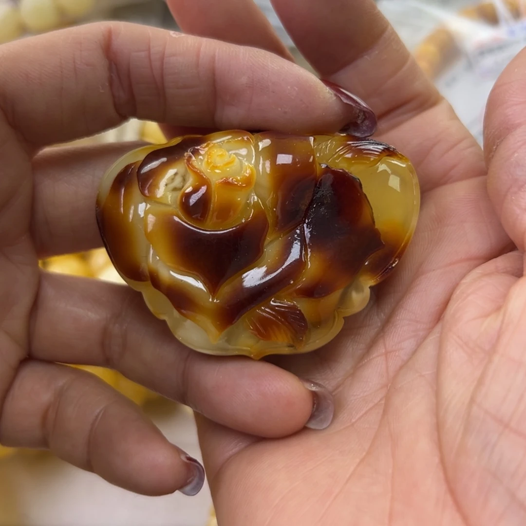 琥珀珠宝奇石未镶嵌