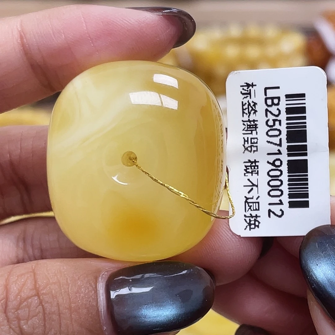 蜜蜡未镶嵌珠宝奇石美****?29.9*26.6mm扣子