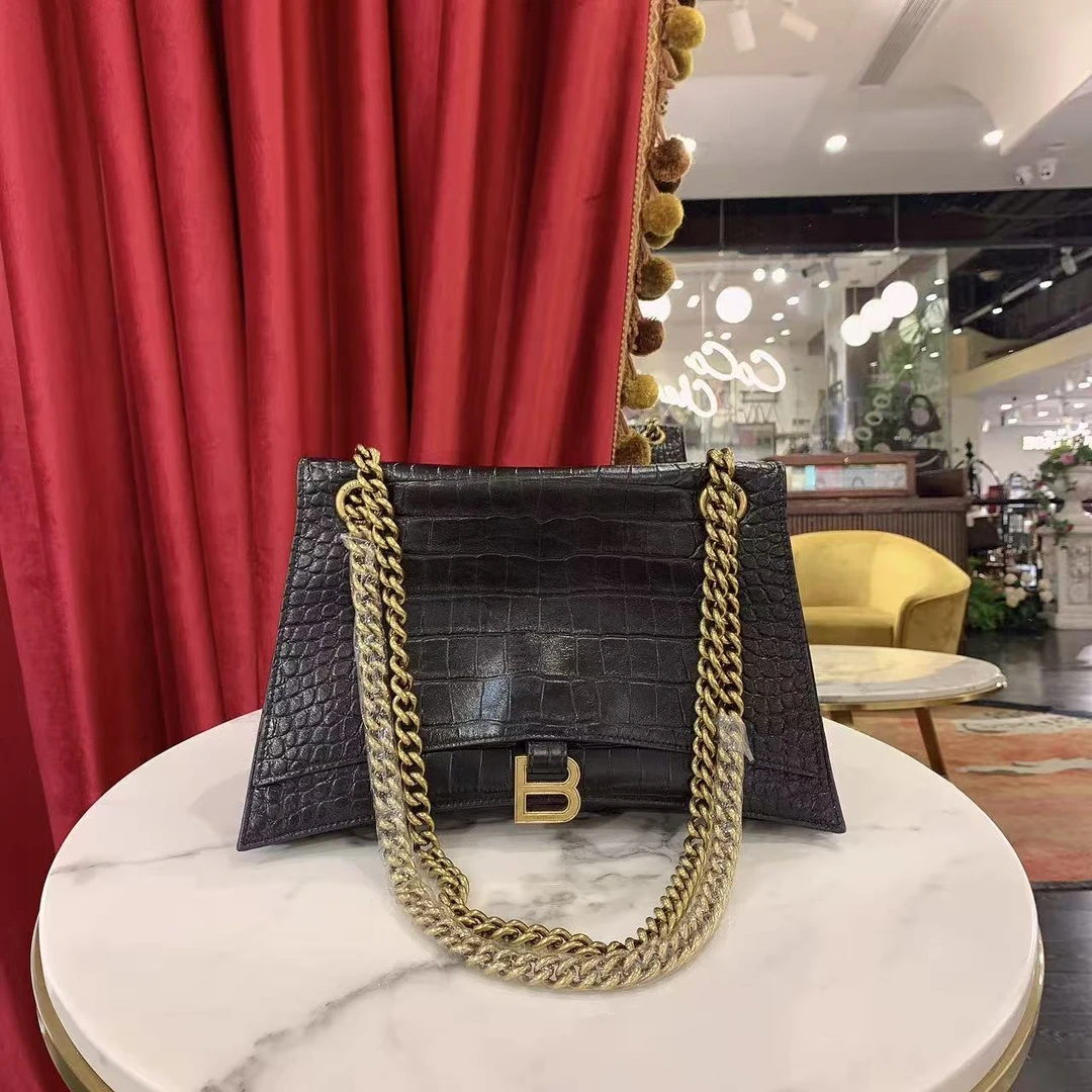 95新 Balenciaga/巴黎世家 GGScrush中号黑金压纹43542185