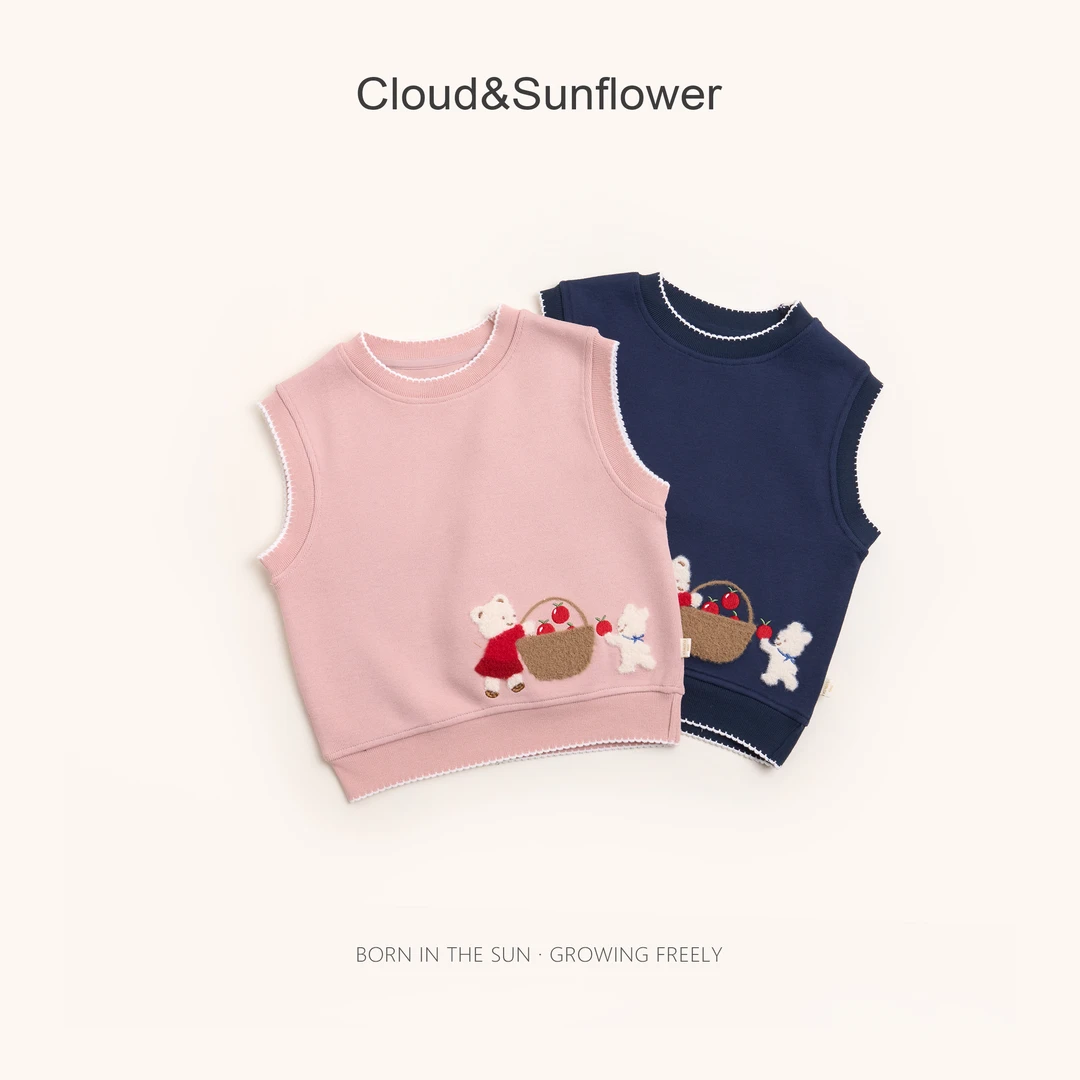 【云朵小葵】女童秋季新款小熊采苹果休闲外穿无袖百搭背心1114339