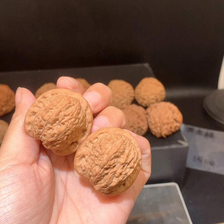 猴头核桃吊坠血麒麟
