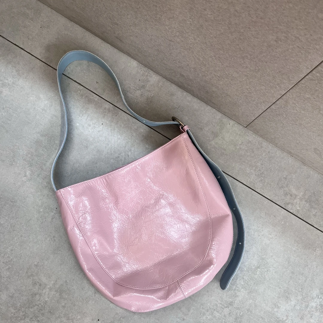 Nora Diary 复古油蜡牛皮拼接磨砂半圆单肩斜挎托特包