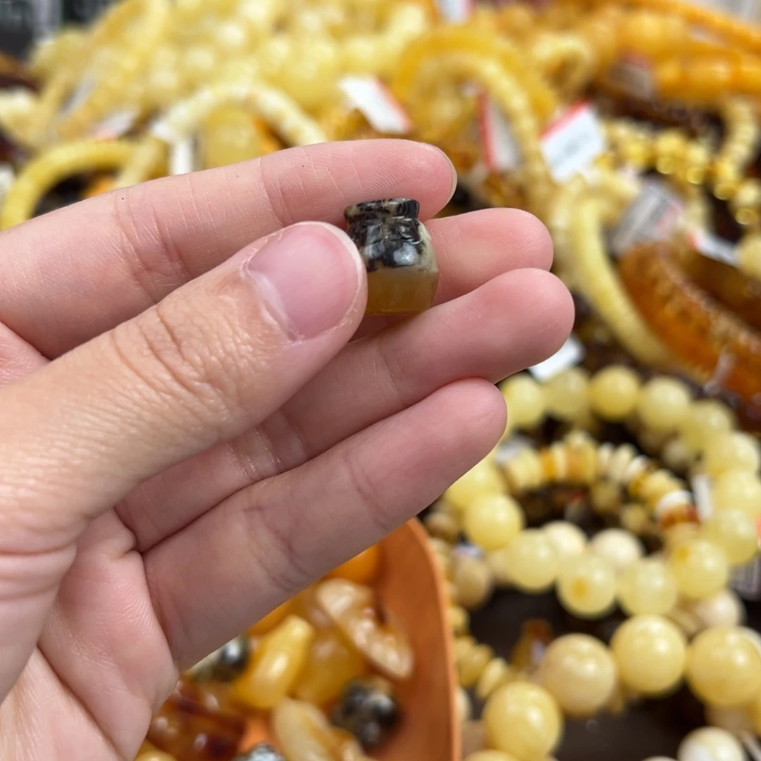琥珀未镶嵌珠宝奇石