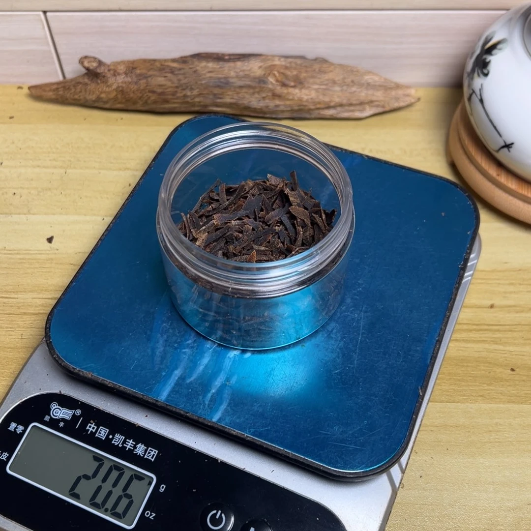 树脂制品山*海南大山野沉水板头切丝20克