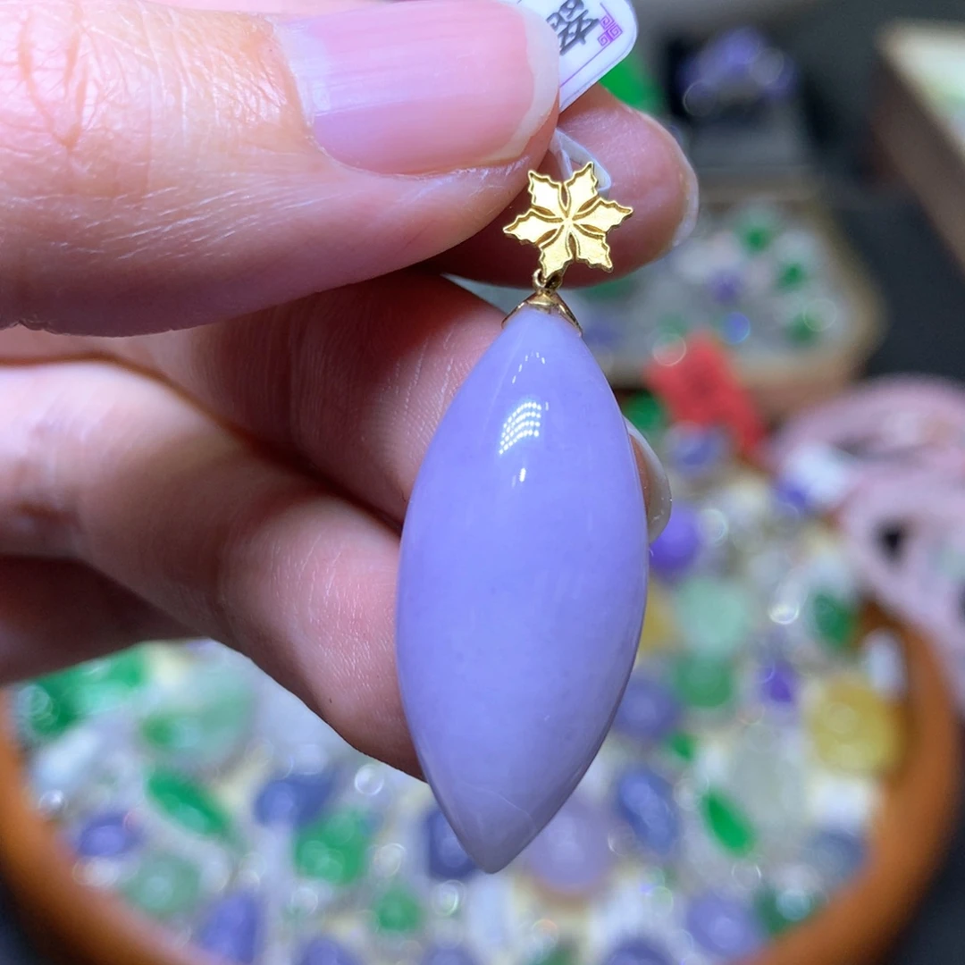 【闪购商品】翡翠颈饰18K金镶嵌翡翠吊坠项链