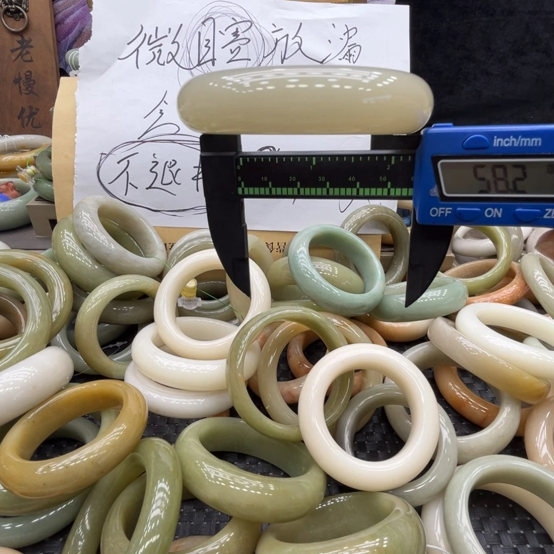 石英质玉未镶嵌手镯