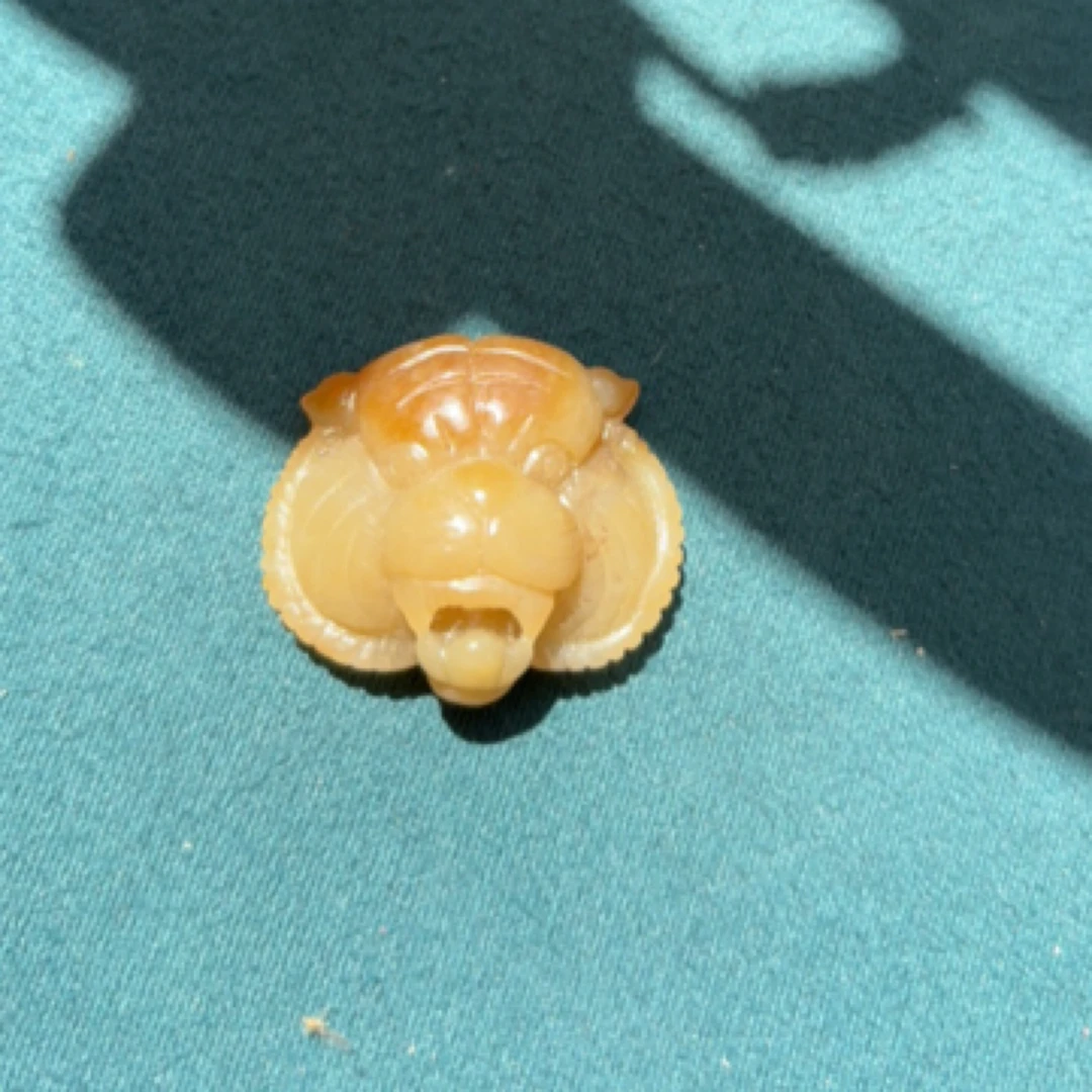 新疆和田玉糖青白老虎头挂件