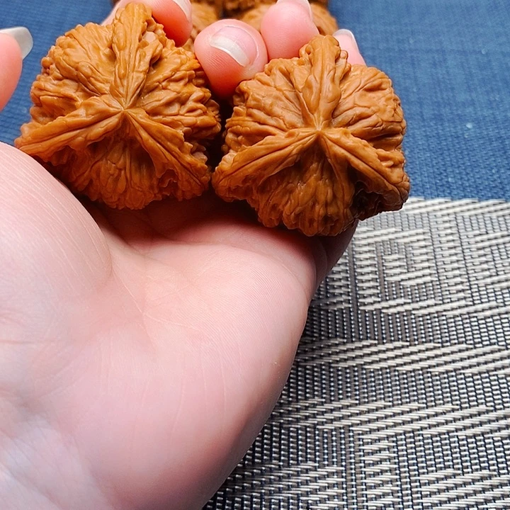 心***硬吊坠文玩核桃三棱