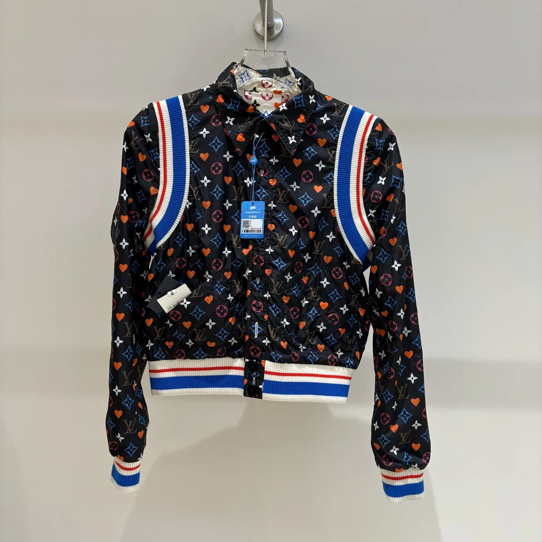 未使用 LouisVuitton/路易威登 LV2296 满印双面外套38码原价2.9w