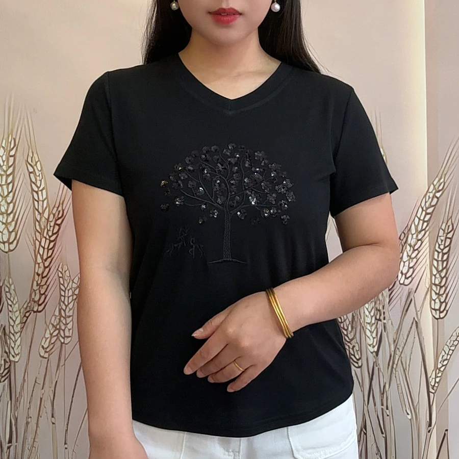 2025新款时尚百搭夏季v领短袖遮肉显瘦重工刺绣亮片t恤潮流女款
