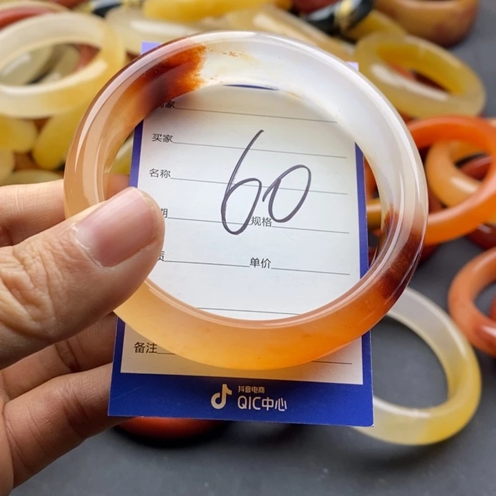 未镶嵌手镯石英质玉