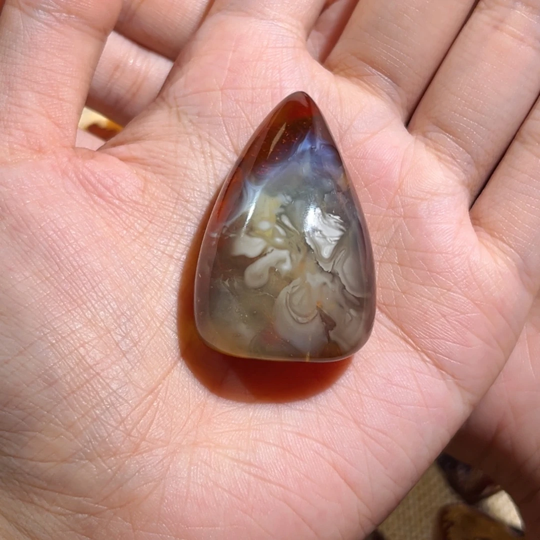 琥珀未镶嵌颈饰琥珀蓝荧光吊坠