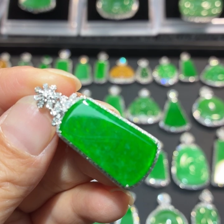 翡翠18K金镶嵌吊坠(不含链)翡翠