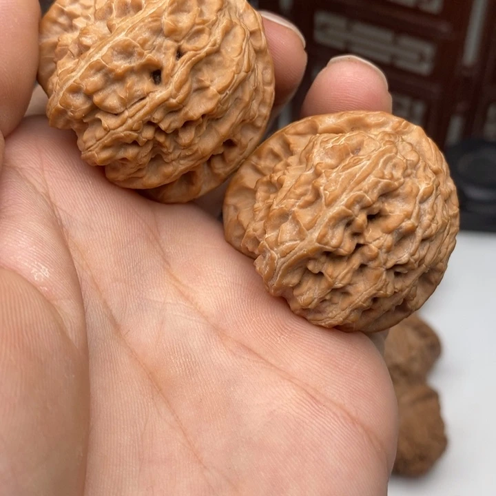 文玩核桃吊坠辰*?39白狮子