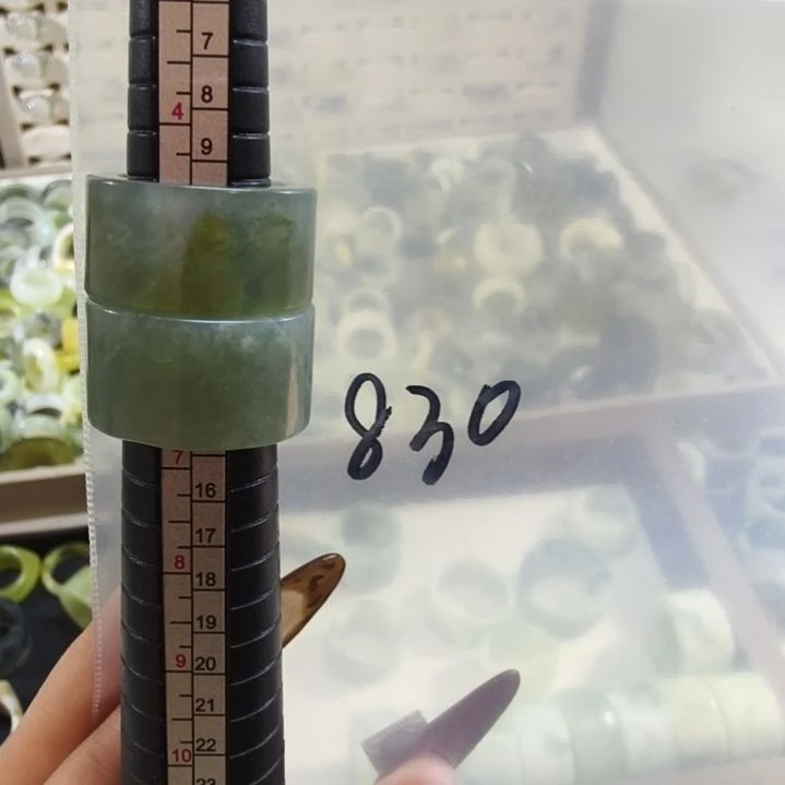 小***学蛇纹石玉未镶嵌戒圈