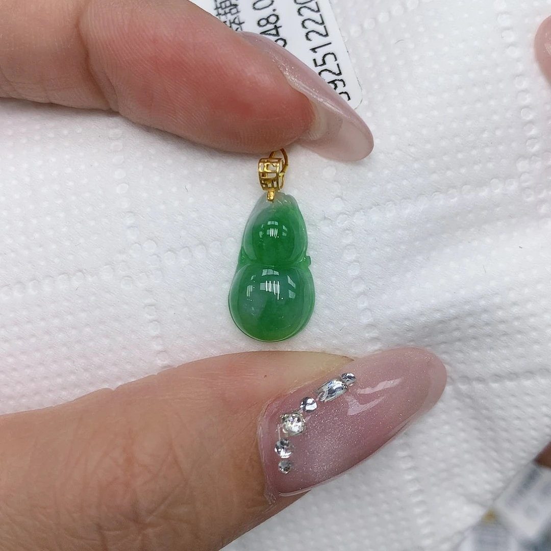 颈饰18K金镶嵌翡翠