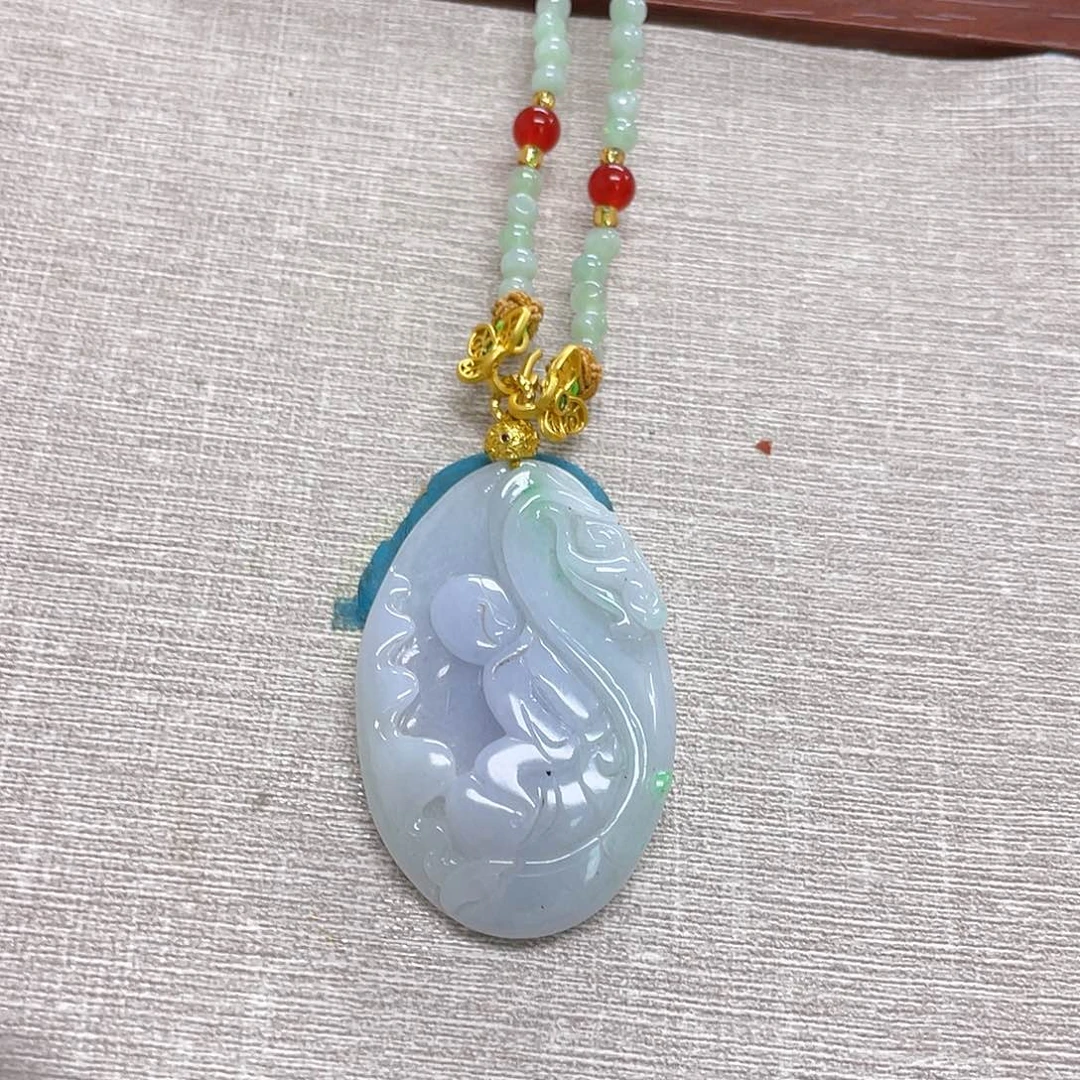 翡翠未镶嵌颈饰悟道