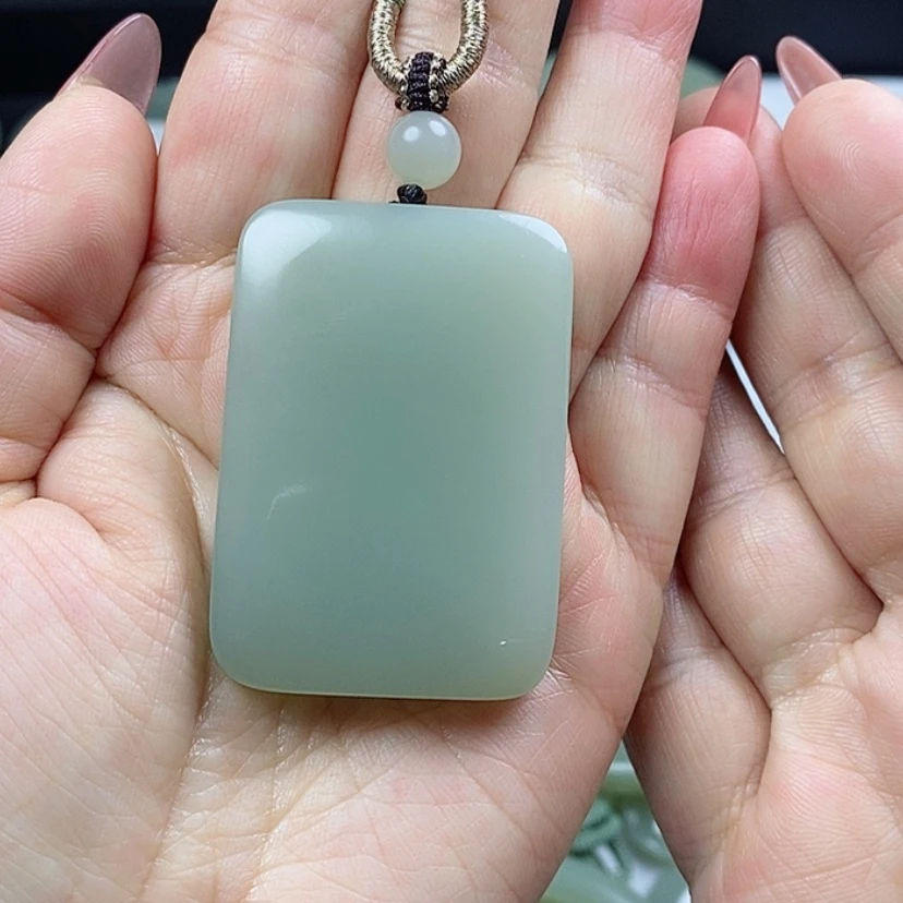 【闪购商品】和田玉颈饰未镶嵌正**光