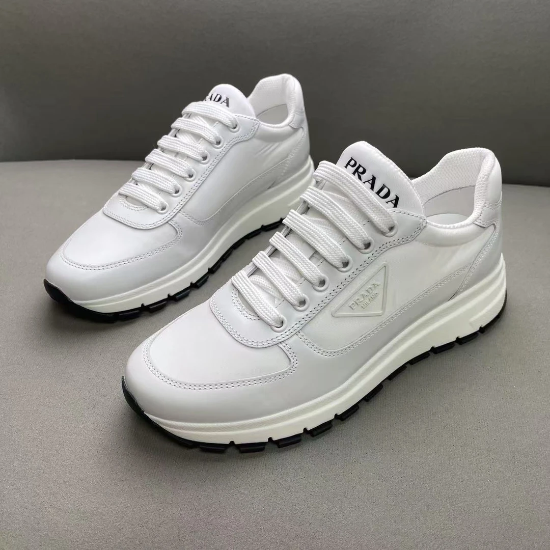 未使用 Prada/普拉达 白色皮面侧边三角标时尚运动鞋 多尺码/全新