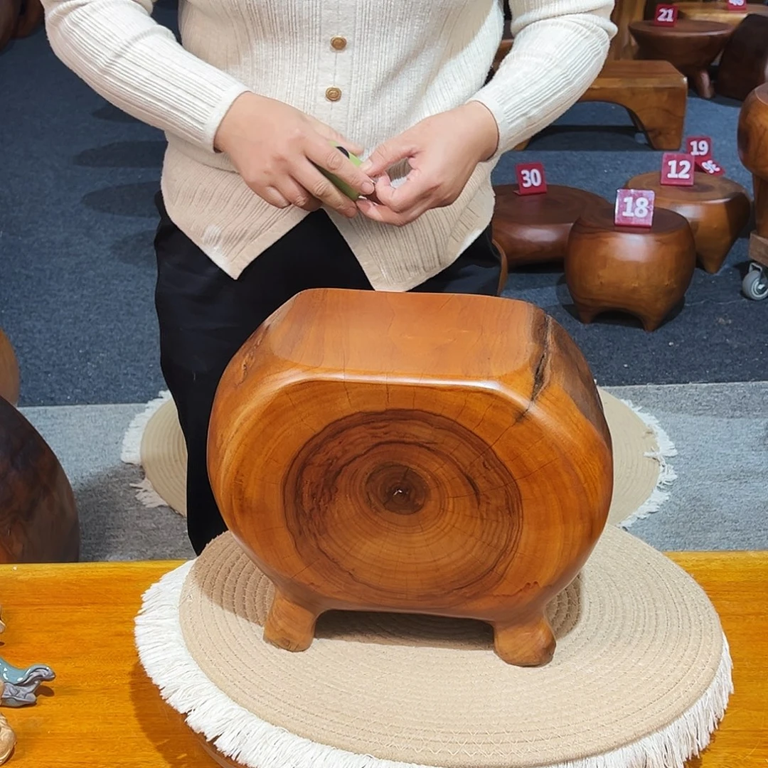 18 号香樟木尺寸：30-20-23cm