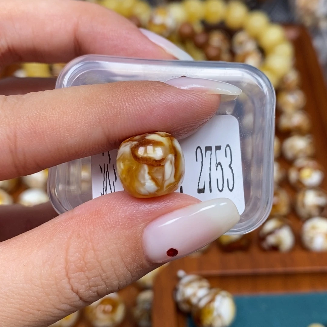 沁色蜜蜡未镶嵌2753