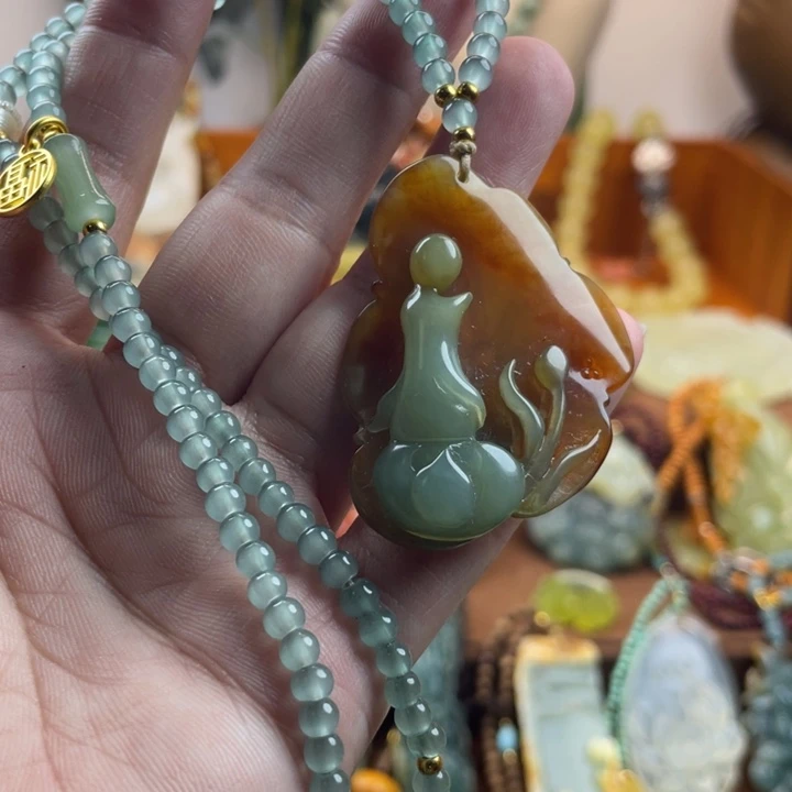 蛇纹石玉未镶嵌吊坠