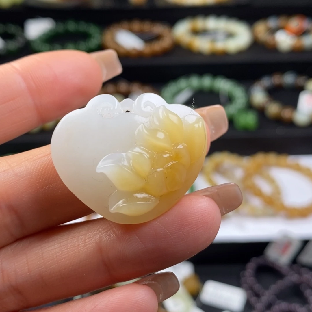 和田玉吊坠未镶嵌