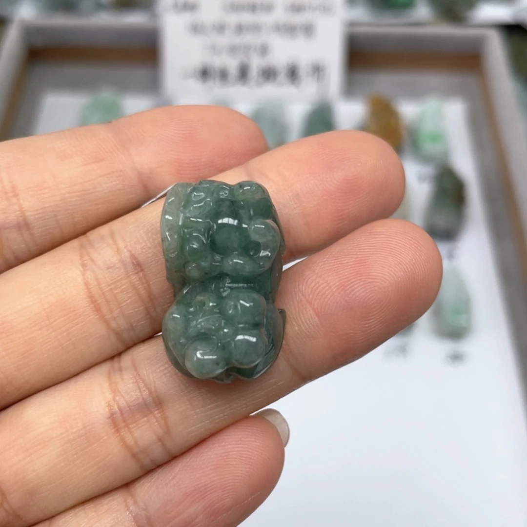 颈饰未镶嵌翡翠貔貅