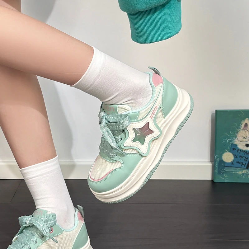 人本女鞋板鞋女夏季网面透气鞋子女厚底星星运动鞋爆款百搭小白鞋