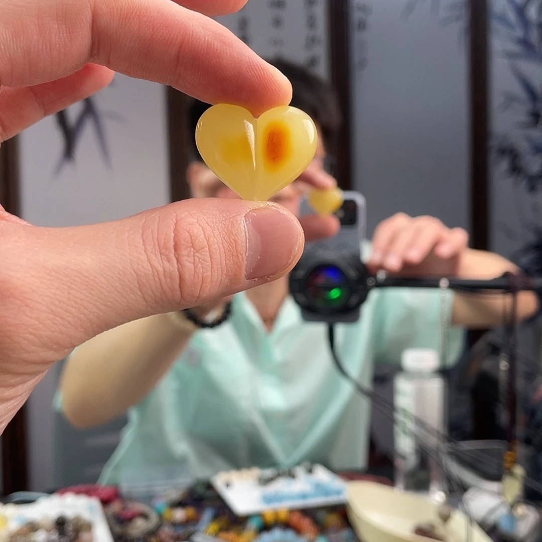 未镶嵌手链水晶拍两件蜜蜡大屁桃