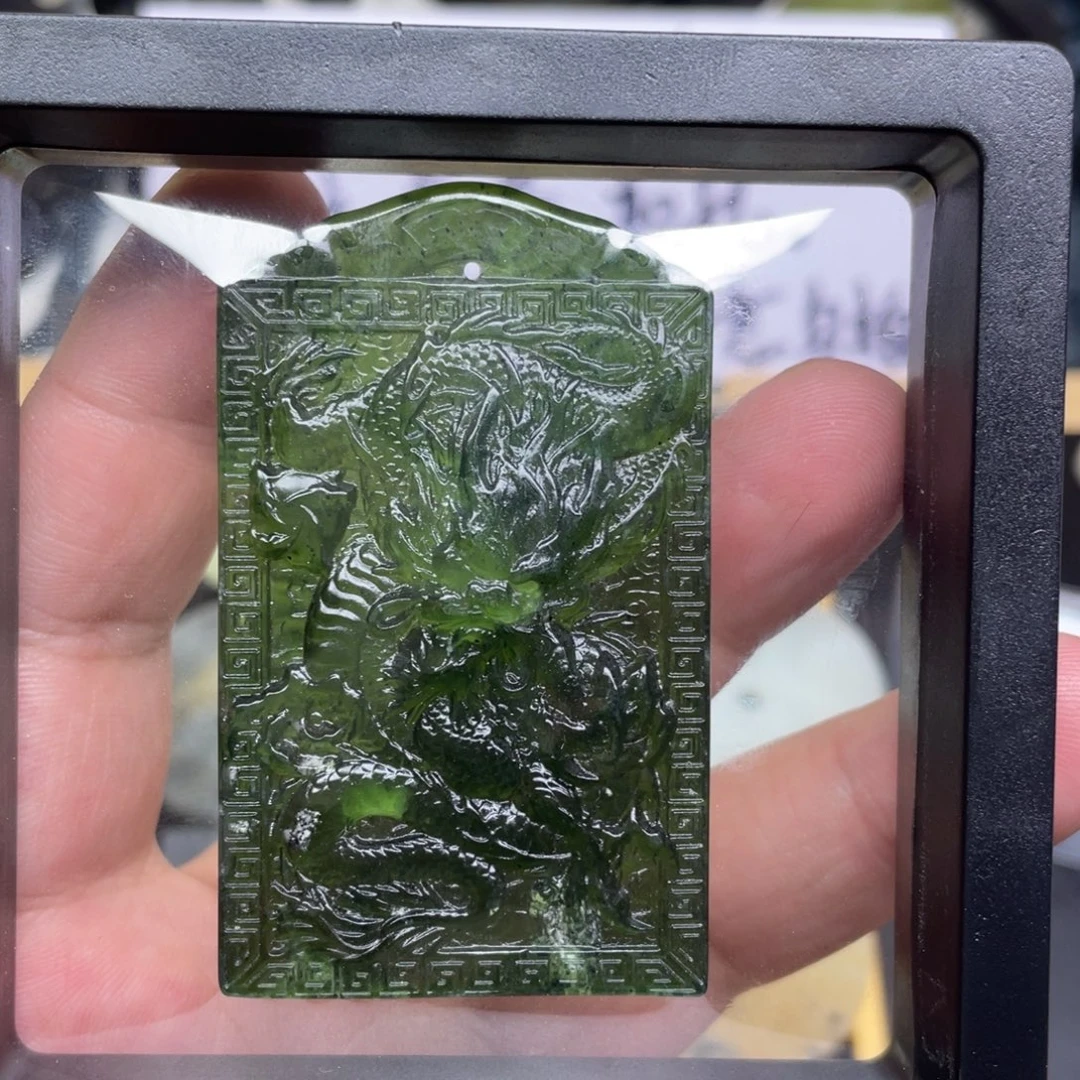 凉***风蛇纹石玉未镶嵌颈饰