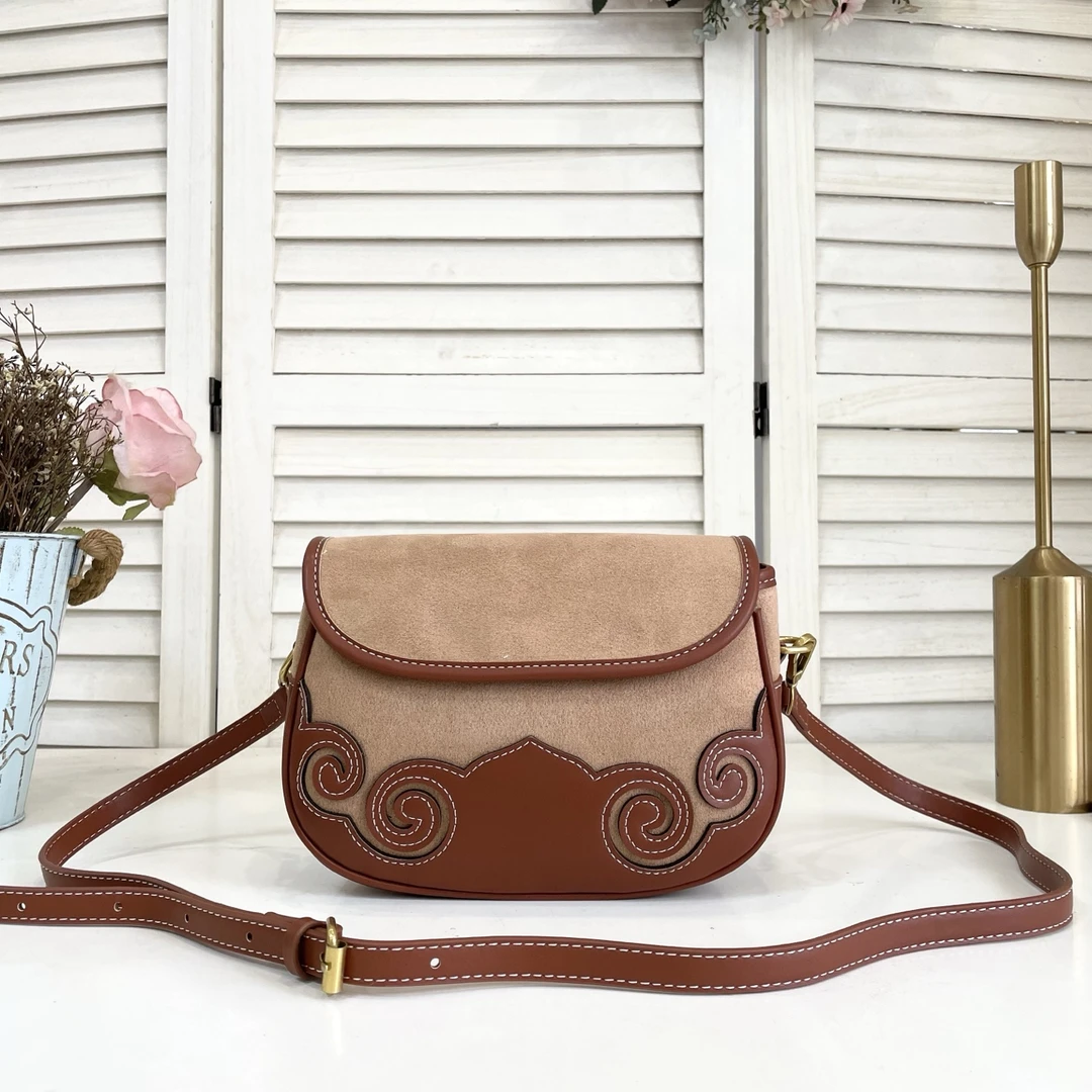 民族风休闲复古单肩斜挎包邮差包百搭时尚轻奢棕色斜跨包经典肩包