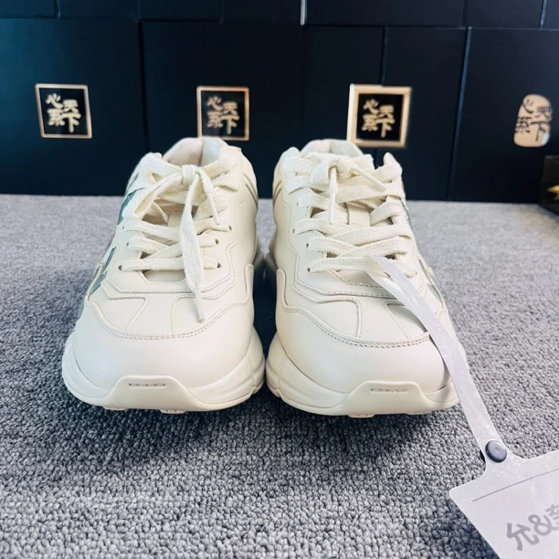 95新 GUCCI/古驰 Gucci经典款草莓休闲老爹鞋37.5码YSC1172